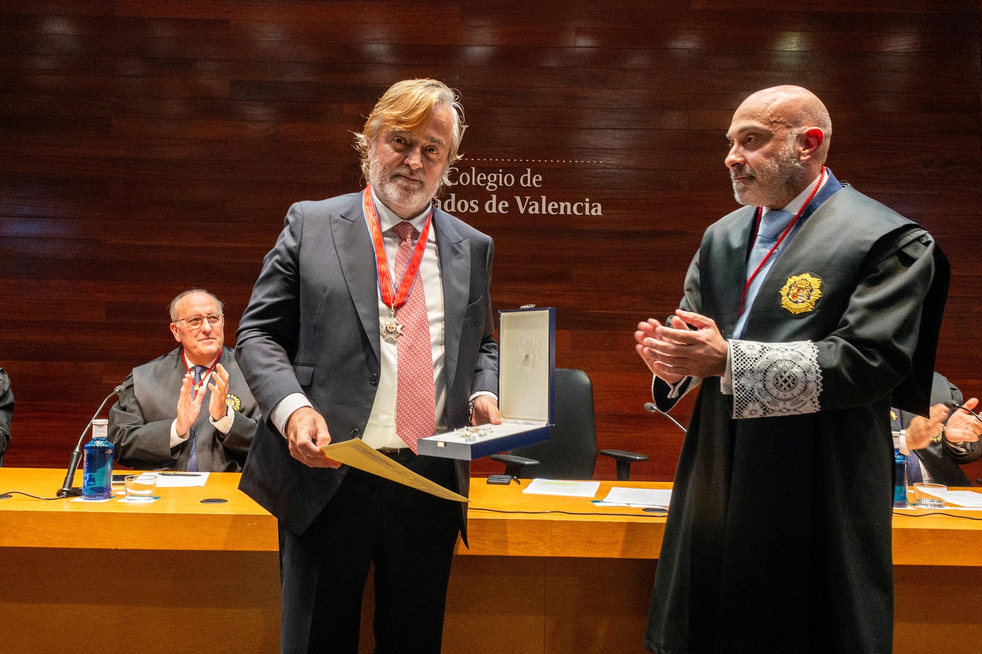 Vicente Domínguez, galardonado con la Cruz Distinguida de Primera Clase de San Raimundo de Peñafort